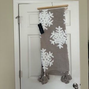Rachel Zoe Snowflake Blanket with tassels!